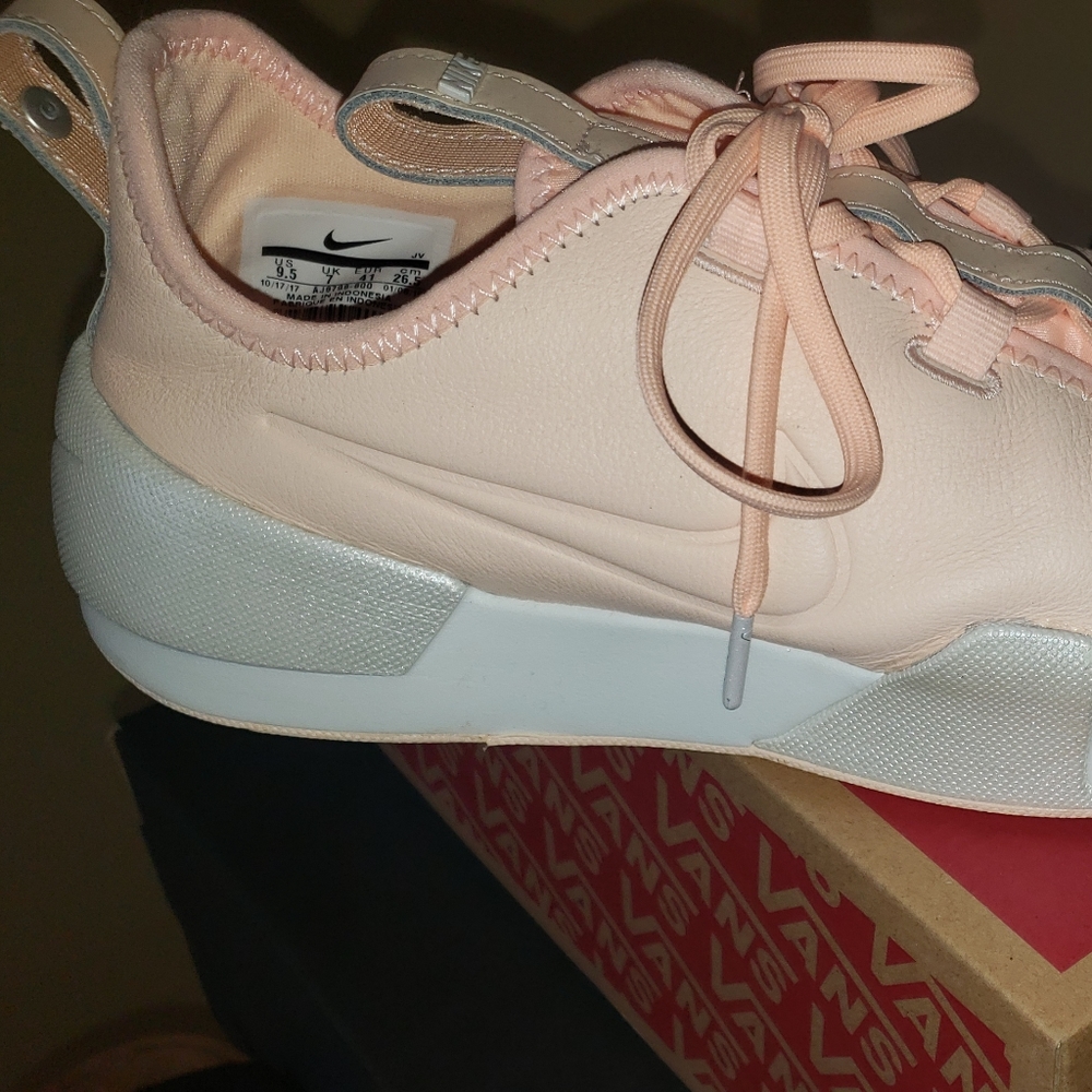 Nike 9.5